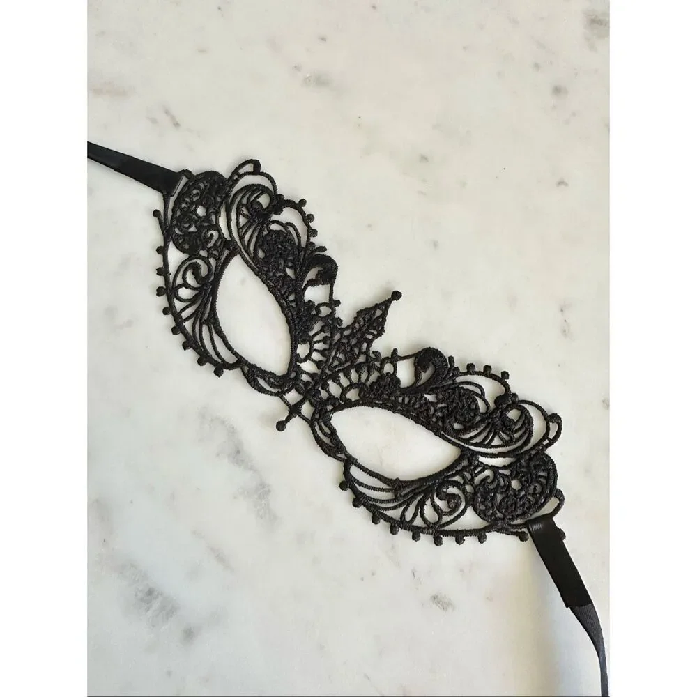 Halloween black lace masquerade mask